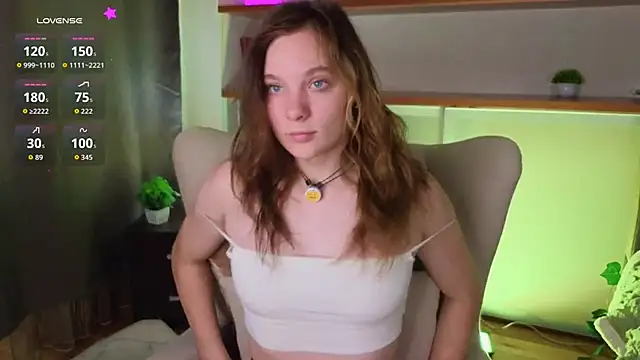 Snapshot of NaokoStifel chatting on 09-25-25, 01:20 NaokoStifel online show from 09-25-25, 01:20