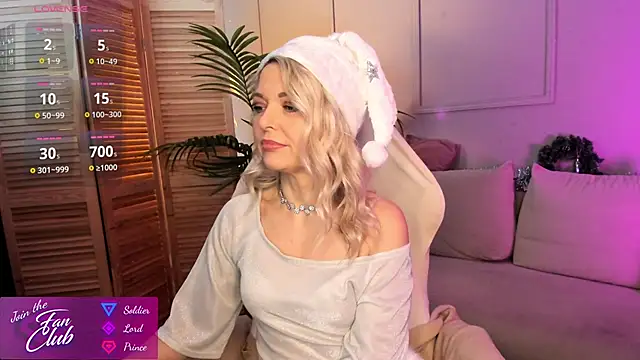 Snapshot of Gloria_Lovely chatting on 12-27-24, 10:55 Gloria Lovely online show from 12-27-24, 10:55