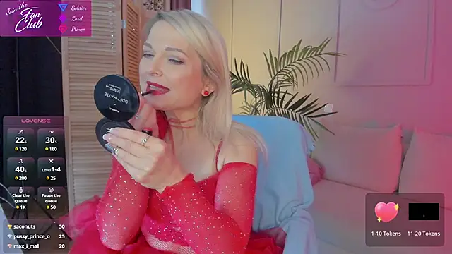 Snapshot of Gloria_Lovely chatting on 03-15-25, 02:12 Gloria Lovely online show from 03-15-25, 02:12