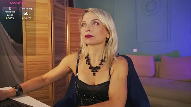 Snapshot of Gloria_Lovely chatting on 12-02-25, 10:42 Gloria Lovely online show from 12-02-25, 10:42