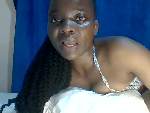 Snapshot of sweet_love00 chatting on 04-26-26, 01:47 sweet love00 online show from 04-26-26, 01:47