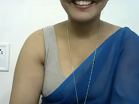 Snapshot of rashmika_reddy chatting on 05-11-26, 05:32 rashmika reddy online show from 05-11-26, 05:32