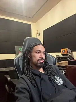 Snapshot of hotcamboy420 chatting on 12-19-25, 08:27 hotcamboy420 online show from 12-19-25, 08:27