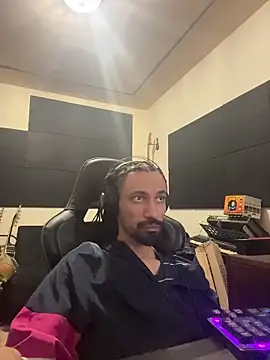 Snapshot of hotcamboy420 chatting on 12-21-25, 03:57 hotcamboy420 online show from 12-21-25, 03:57