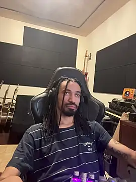 Snapshot of hotcamboy420 chatting on 12-23-25, 05:16 hotcamboy420 online show from 12-23-25, 05:16