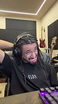 Snapshot of hotcamboy420 chatting on 01-08-26, 02:36 hotcamboy420 online show from 01-08-26, 02:36