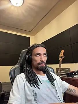 Snapshot of hotcamboy420 chatting on 01-12-26, 07:08 hotcamboy420 online show from 01-12-26, 07:08