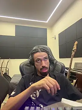 Snapshot of hotcamboy420 chatting on 01-14-26, 04:07 hotcamboy420 online show from 01-14-26, 04:07