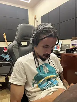 Snapshot of hotcamboy420 chatting on 01-17-26, 05:45 hotcamboy420 online show from 01-17-26, 05:45