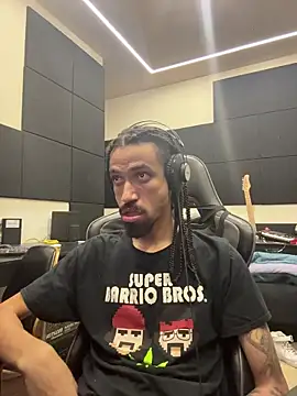 Snapshot of hotcamboy420 chatting on 01-18-26, 05:22 hotcamboy420 online show from 01-18-26, 05:22