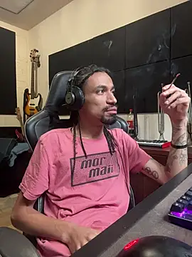 Snapshot of hotcamboy420 chatting on 02-01-26, 06:28 hotcamboy420 online show from 02-01-26, 06:28