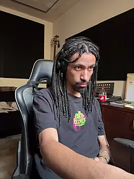 Snapshot of hotcamboy420 chatting on 02-21-26, 06:09 hotcamboy420 online show from 02-21-26, 06:09