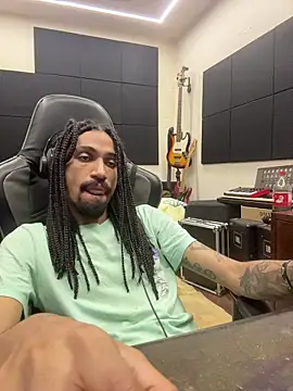 Snapshot of hotcamboy420 chatting on 02-25-26, 06:01 hotcamboy420 online show from 02-25-26, 06:01