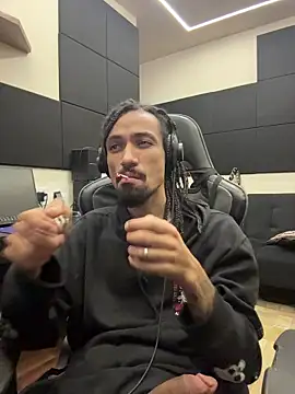 Snapshot of hotcamboy420 chatting on 02-27-26, 06:13 hotcamboy420 online show from 02-27-26, 06:13