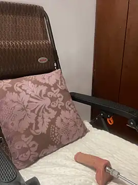 Snapshot of cristal_subin69 chatting on 10-12-25, 05:56 cristal subin69 online show from 10-12-25, 05:56