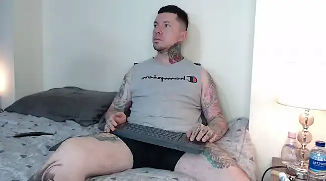 Snapshot of Adam_tatto chatting on 02-17-25, 04:04 Adam tatto online show from 02-17-25, 04:04