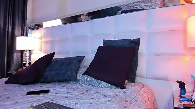 Snapshot of Adam_tatto chatting on 10-13-25, 06:24 Adam tatto online show from 10-13-25, 06:24