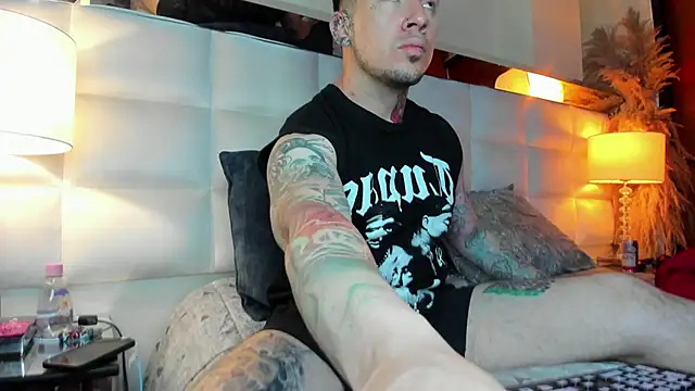 Snapshot of Adam_tatto chatting on 11-04-25, 05:06 Adam tatto online show from 11-04-25, 05:06