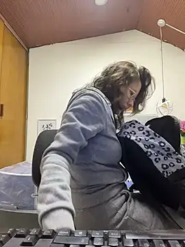 karlamorris  online show from 03-11-26, 01:17