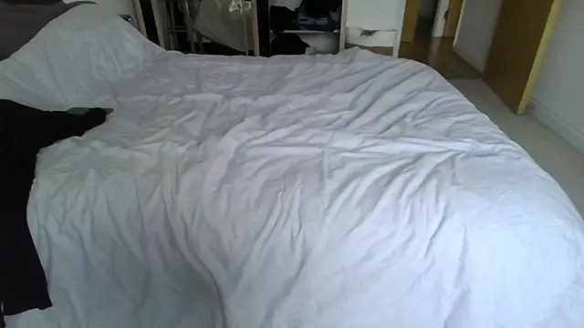 Snapshot of Nizzlivecam chatting on 04-26-26, 10:24 Nizzlivecam online show from 04-26-26, 10:24