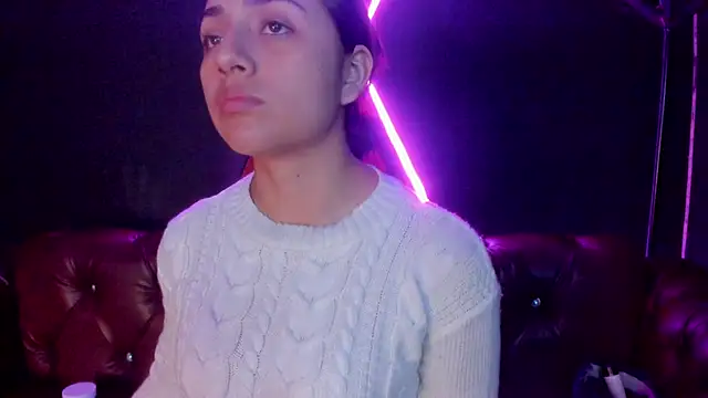 Snapshot of Sophy_SmileSweet chatting on 12-21-24, 12:27 Sophy SmileSweet online show from 12-21-24, 12:27