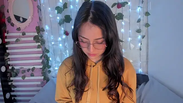 Snapshot of Sophy_SmileSweet chatting on 01-04-25, 02:46 Sophy SmileSweet online show from 01-04-25, 02:46