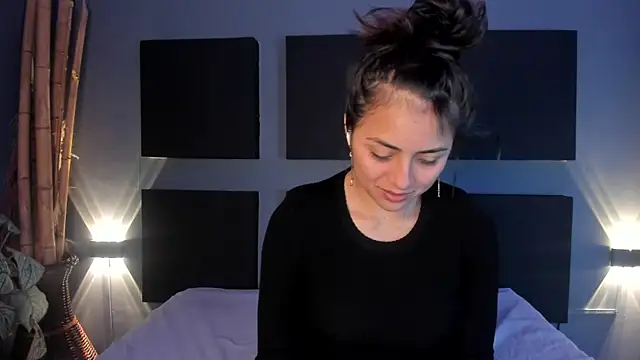 Snapshot of Sophy_SmileSweet chatting on 02-08-25, 12:06 Sophy SmileSweet online show from 02-08-25, 12:06