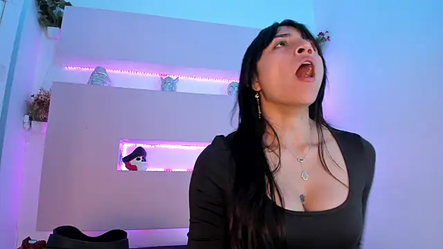 Snapshot of Sophy_SmileSweet chatting on 02-18-25, 11:44 Sophy SmileSweet online show from 02-18-25, 11:44