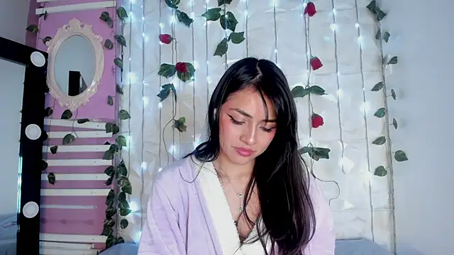 Snapshot of Sophy_SmileSweet chatting on 03-07-25, 03:39 Sophy SmileSweet online show from 03-07-25, 03:39