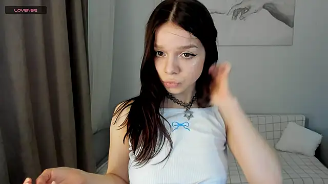 Snapshot of crystal_lilith chatting on 06-14-26, 06:26 crystal lilith online show from 06-14-26, 06:26