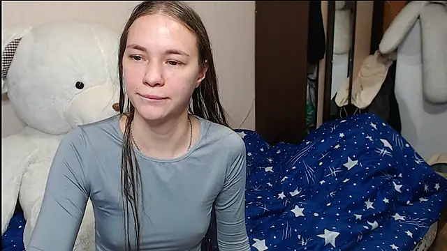 leila bambi  online show from 01-29-25, 03:22