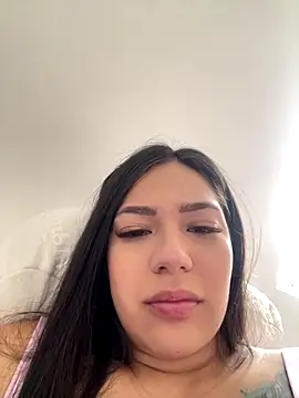 Latina vanessa online show from 12-20-25, 12:45