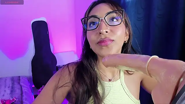 Snapshot of Leticia_brownn1 chatting on 03-10-25, 04:35 Leticia brownn1 online show from 03-10-25, 04:35