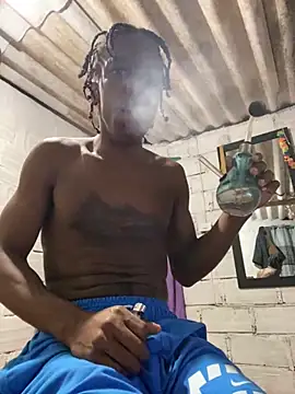 Snapshot of Larry-n-clouds chatting on 11-22-25, 03:05 Larry-n-clouds online show from 11-22-25, 03:05