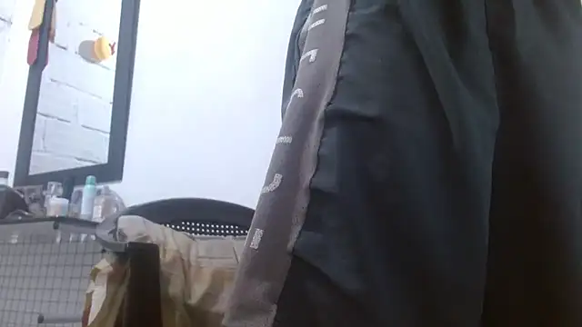 Larry-n-clouds online show from 02-01-26, 07:01