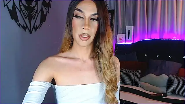 camila hootie online show from 12-15-24, 03:13