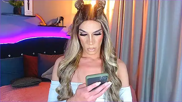 camila hootie online show from 12-24-24, 07:49