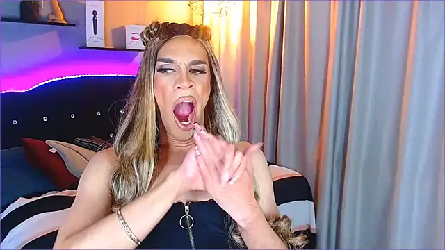 camila hootie online show from 12-28-24, 07:00