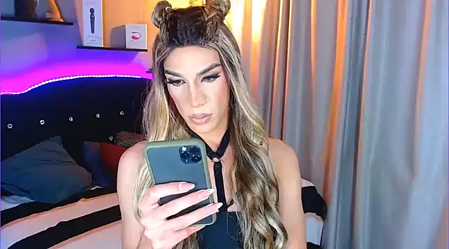 camila hootie online show from 12-29-24, 10:56