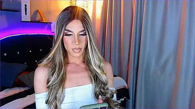 camila hootie online show from 01-04-25, 03:18