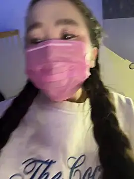 Snapshot of Asianpie_ chatting on 01-06-25, 11:31 Asianpie online show from 01-06-25, 11:31