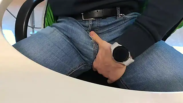 alessandroman2114 online show from 02-18-25, 11:33