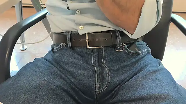 alessandroman2114 online show from 10-13-25, 10:26