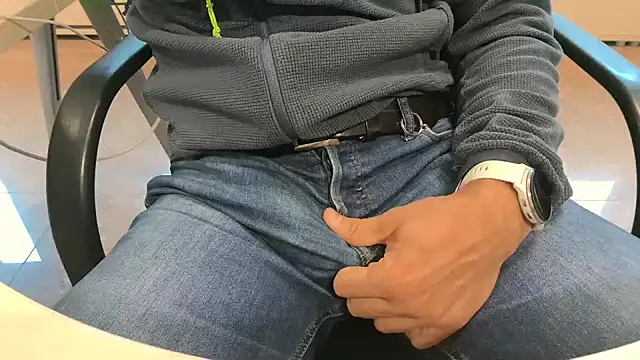 alessandroman2114 online show from 10-23-25, 10:36