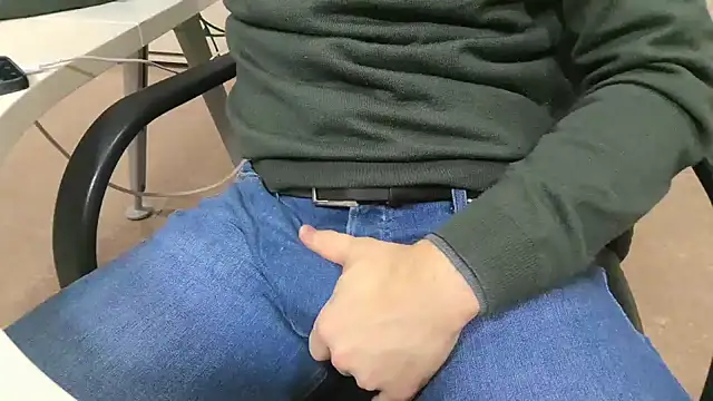 alessandroman2114 online show from 02-04-26, 05:30