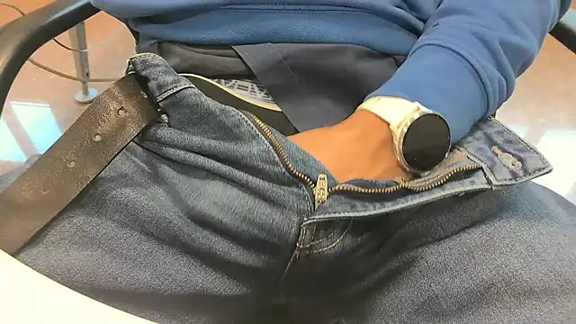 alessandroman2114 online show from 04-13-26, 04:23