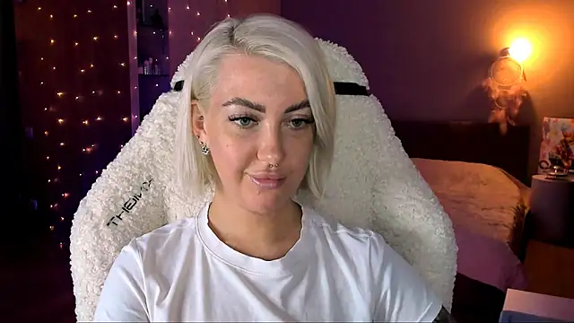 Snapshot of tykioty_Miley chatting on 02-06-25, 03:41 tykioty Miley online show from 02-06-25, 03:41