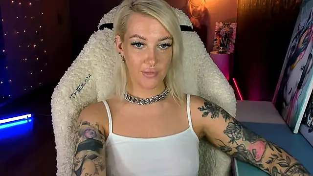 Snapshot of tykioty_Miley chatting on 07-18-26, 11:47 tykioty Miley online show from 07-18-26, 11:47