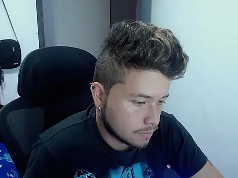 JOHANLEON1 online show from 09-26-25, 02:43