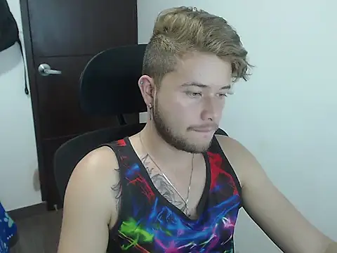 JOHANLEON1 online show from 10-24-25, 02:35